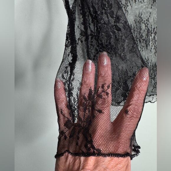Lace Women’s Sheer Floral Lace Boat Neck Casual Elegant Black Top Size Large - Picture 5 of 6